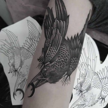 graficzny tatuaz kruk