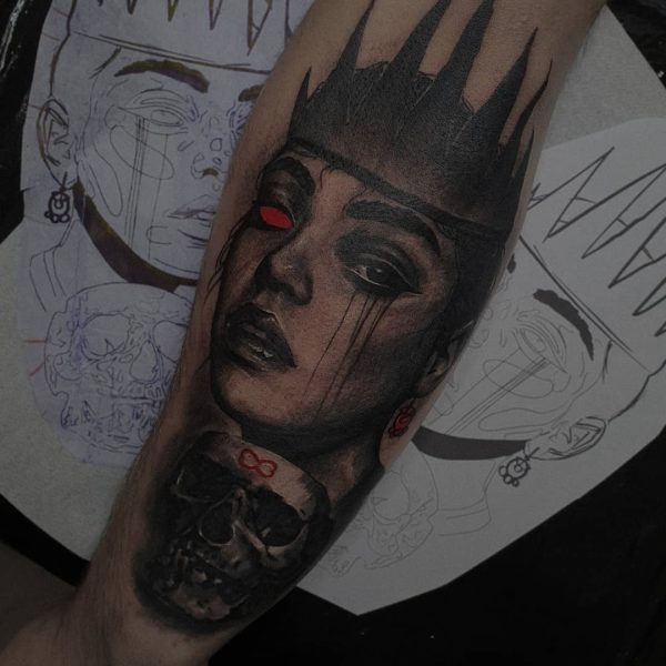 mroczny tatuaż