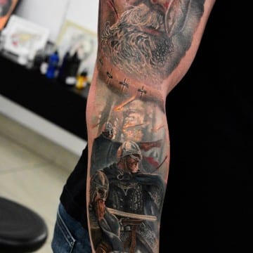 realistyczny tatuaż wiking