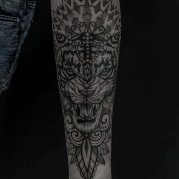 tatuaż graficzny tygrys