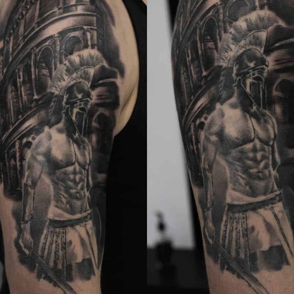 gladiator czarno szary tatuaz
