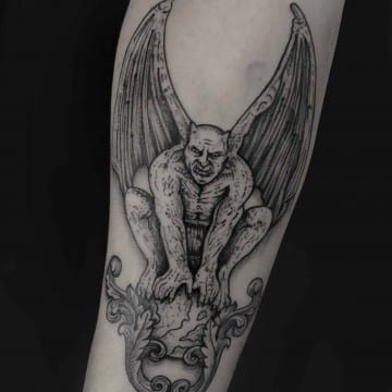 mroczny tatuaz graficzny
