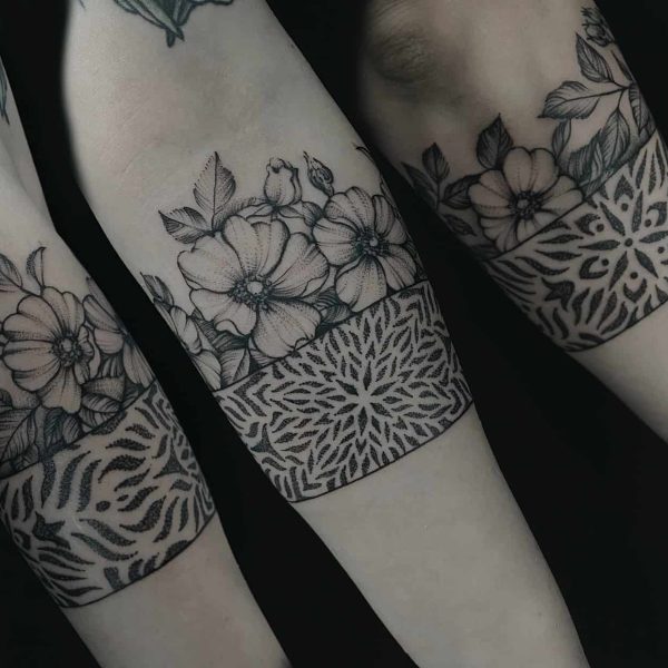 graficzna branzoleta tatuaz