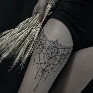 tatuaz damski udo