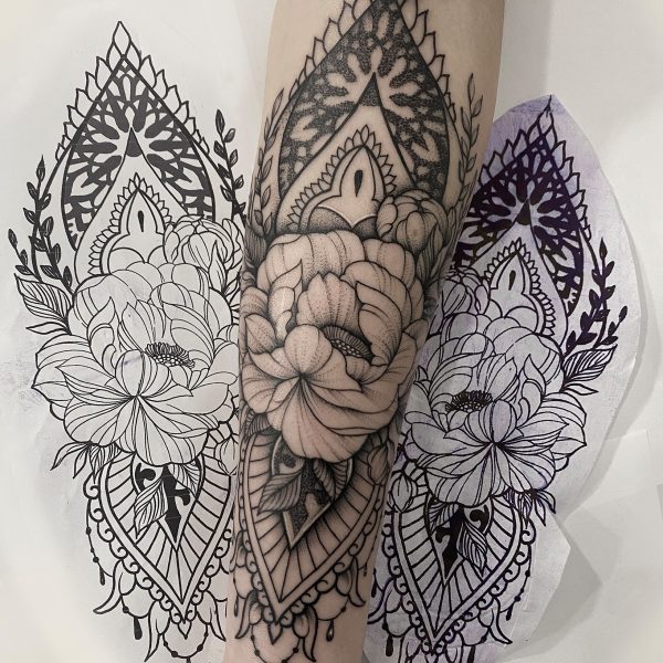 tatuaz kwiaty przedramie