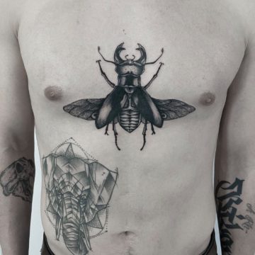 tatuaz na mostku
