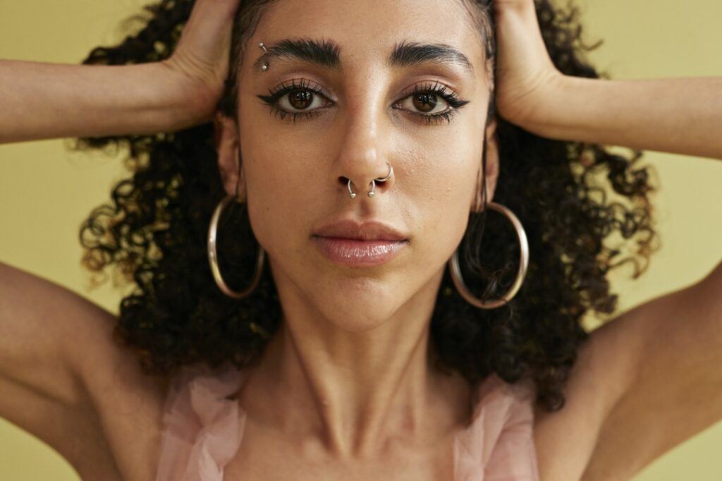 stylowy-piercing